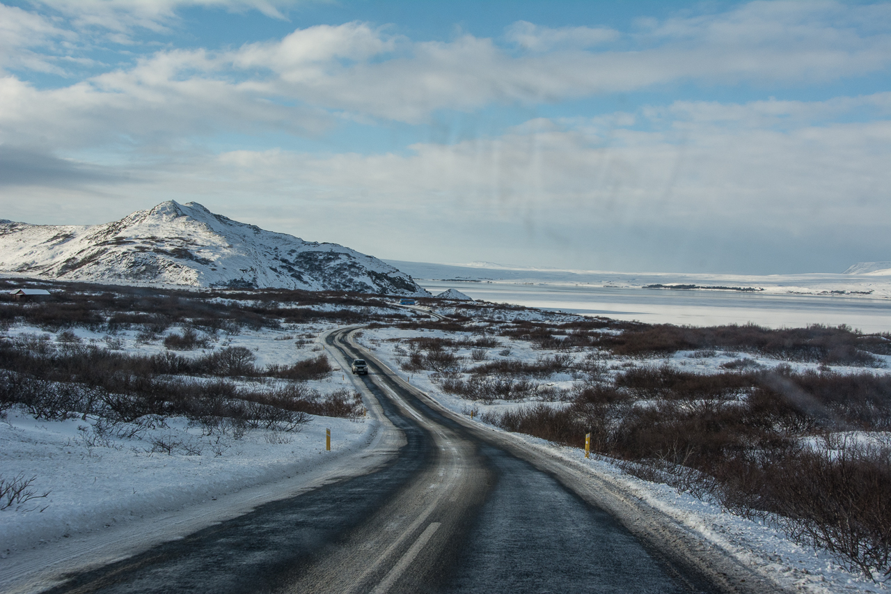 Im Nationalpark Thingvellir sind die Straßenverhältnisse noch weitgehend wunderbar...