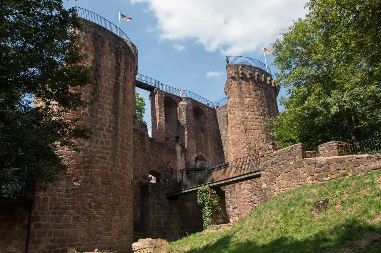 Burg Montclair bietet erste Gelegenheit für eine Rast