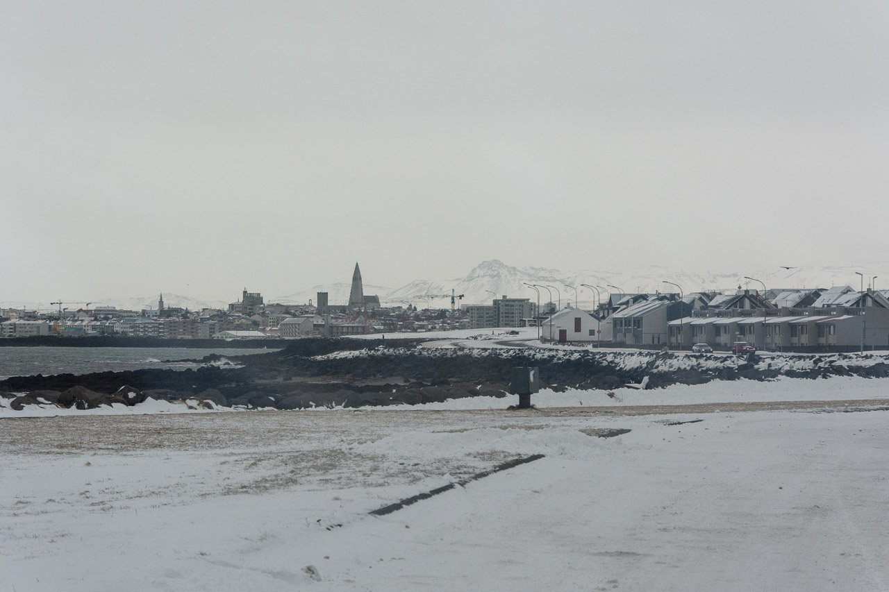 Blick von Seltjarnes auf das nur wenige Kilometer entfernte Reykjavik.